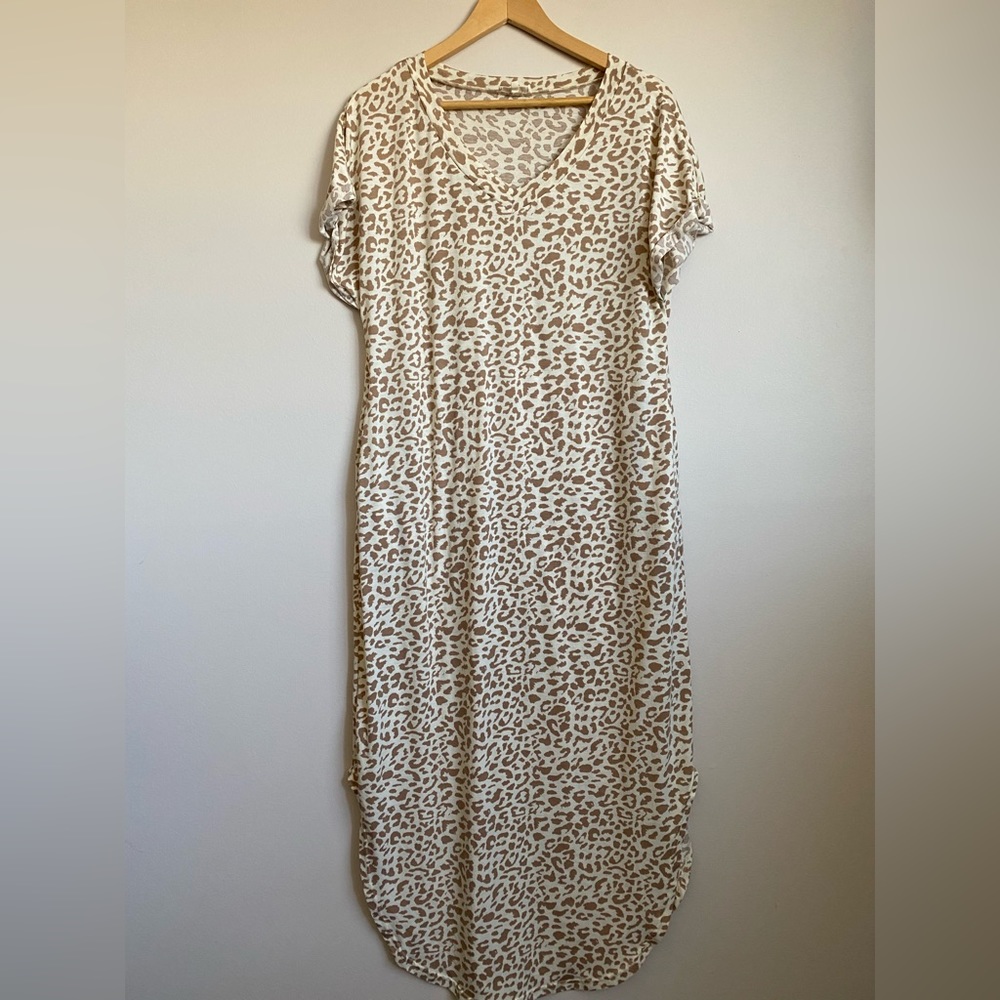 La Miel. Maxi t-shirt dress. Small. Neutral animal print. Has pockets.